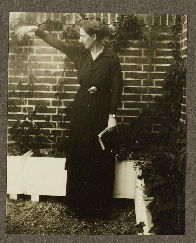 Alice Salomon auf dem Dachgarten der Sozialen Frauenschule