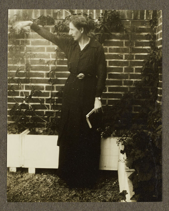 Alice Salomon auf dem Dachgarten der Sozialen Frauenschule