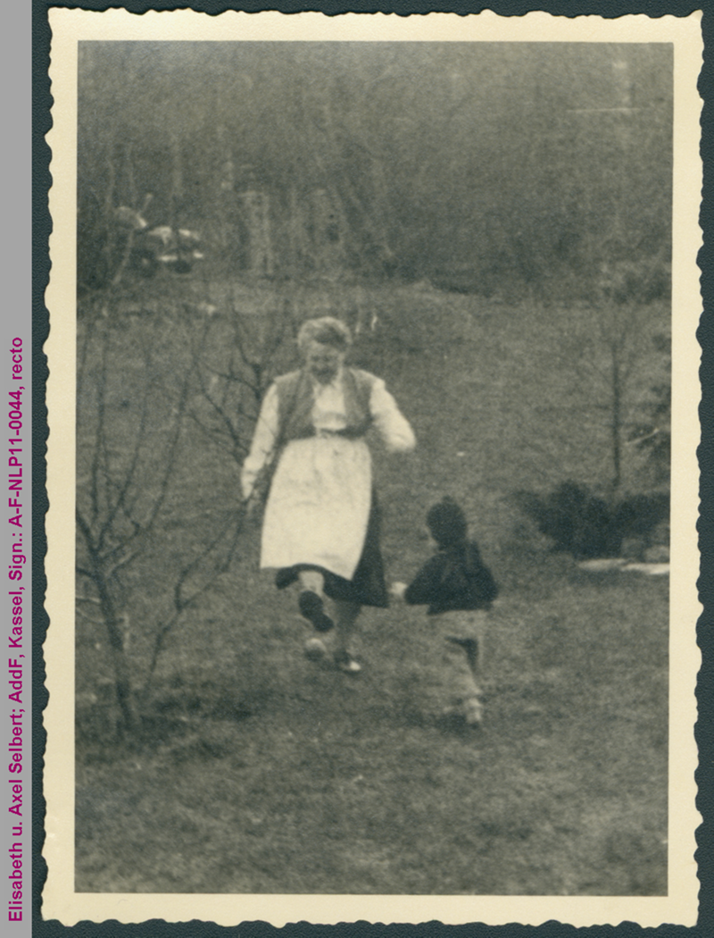 Elisabeth Selbert mit ihrem Enkel Axel Selbert