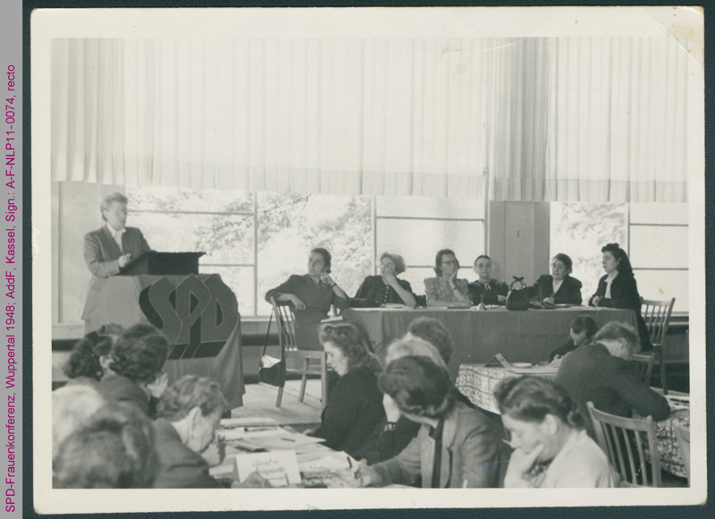 Elisabeth Selbert spricht bei der SPD-Frauenkonferenz, Wuppertal 1948
