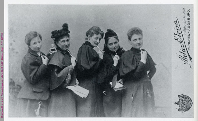 Gruppenbild von Anita Augspurg, Marie Stritt, Lily Braun, Minna Cauer und Sophia Goudstikker / Seite 1