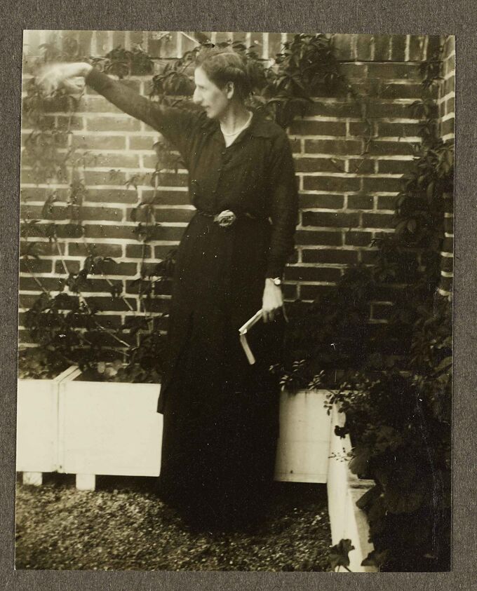 Alice Salomon auf dem Dachgarten der Sozialen Frauenschule