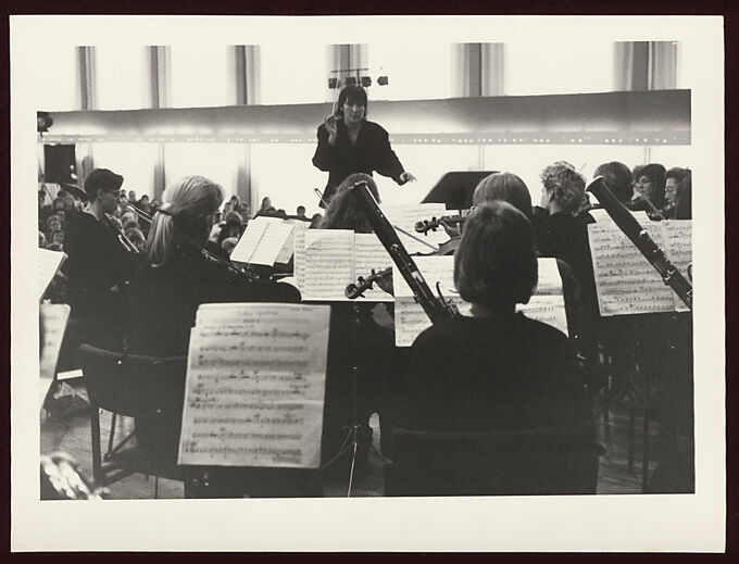 Elke Mascha Blankenburg dirigiert Clara Schumann Orchester / Seite 1
